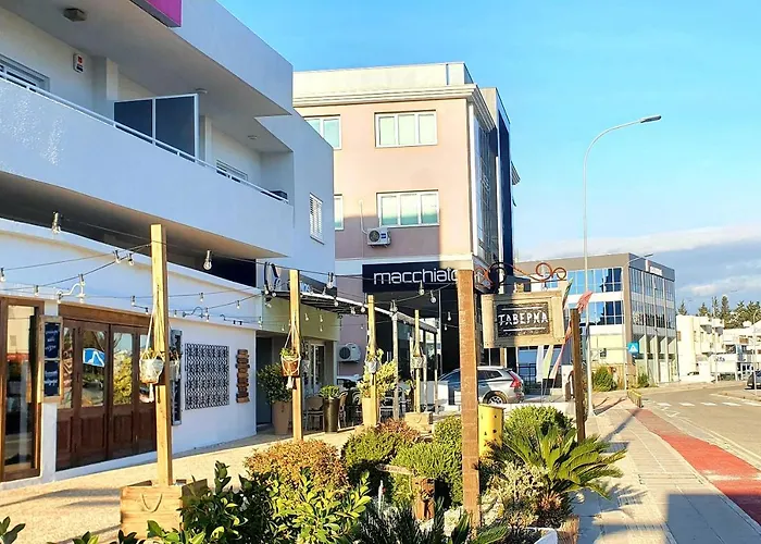 Kalidonia Residence Suite Nicosia , Spacious 2 Bedroom Suite With Office