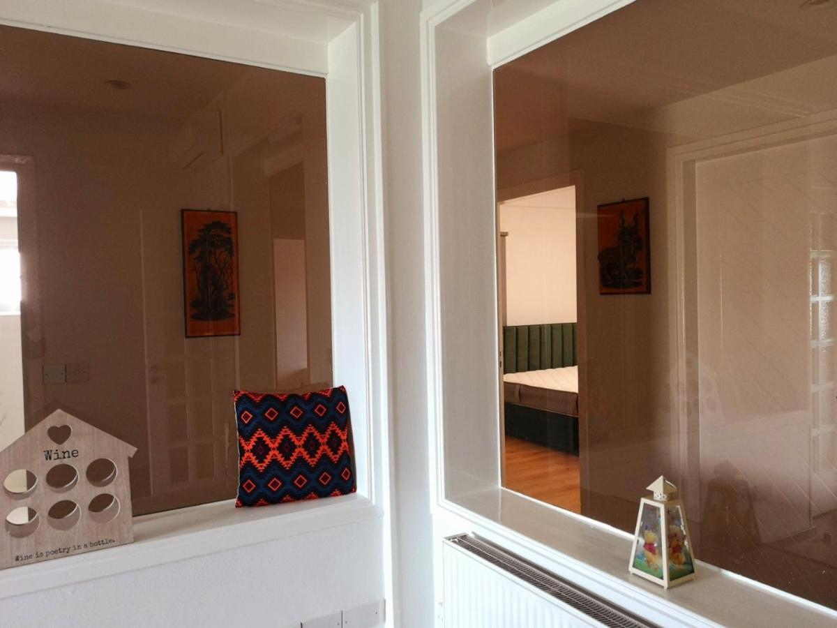 Apartment Kalidonia , Spacious 2 Bedroom With Office