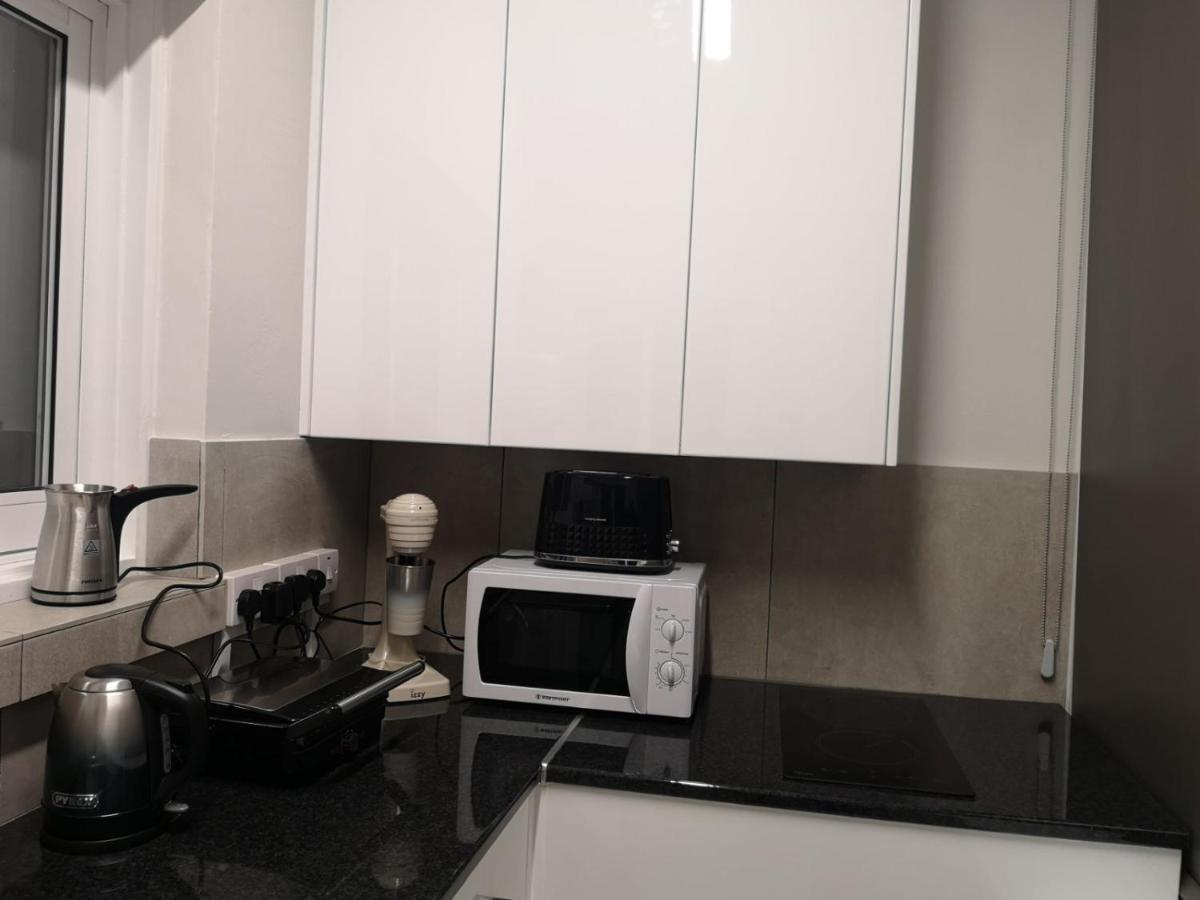 Kalidonia , Spacious 2 Bedroom With Office Nikozja