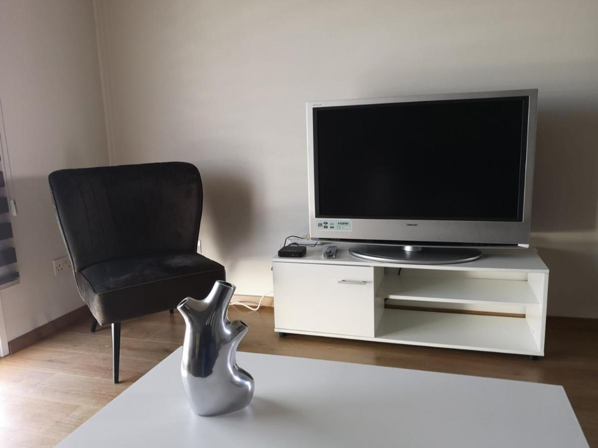 Apartment Kalidonia , Spacious 2 Bedroom With Office *