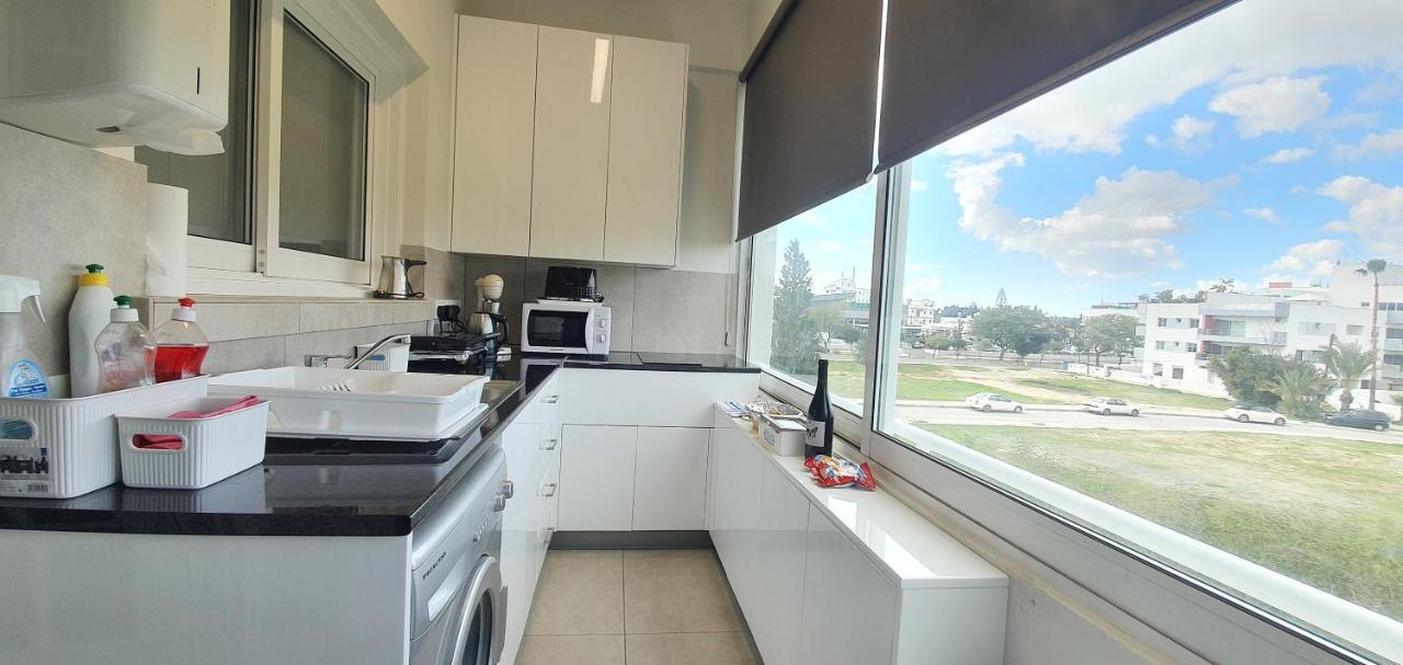 Kalidonia , Spacious 2 Bedroom With Office Apartment Nicosia